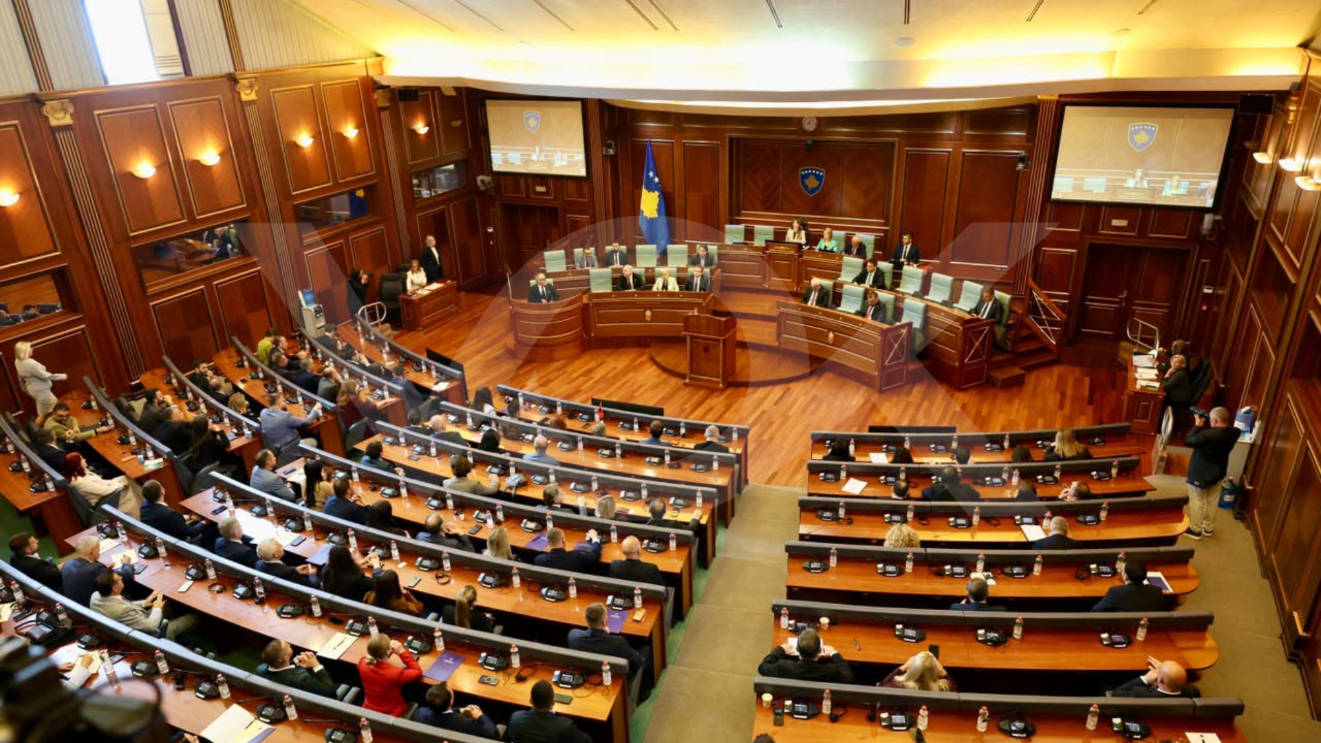 PDK falënderon deputetët: Tani pritet votimi i ndryshimeve në Ligjin për Dhomat e Specializuara
